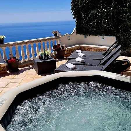 Your Nest On The Path Positano