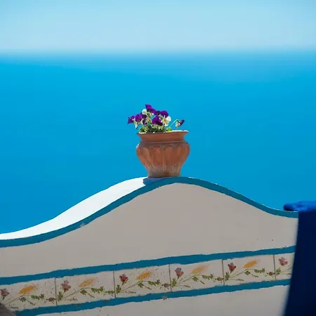 Holiday home Your Nest On The Path Positano