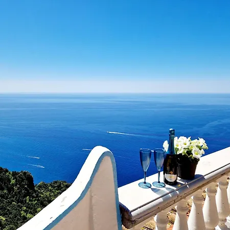 Your Nest On The Path 度假居