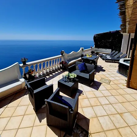 Your Nest On The Path Nyaraló