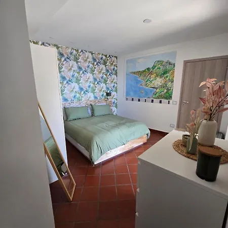 Your Nest On The Path Feriehus Positano